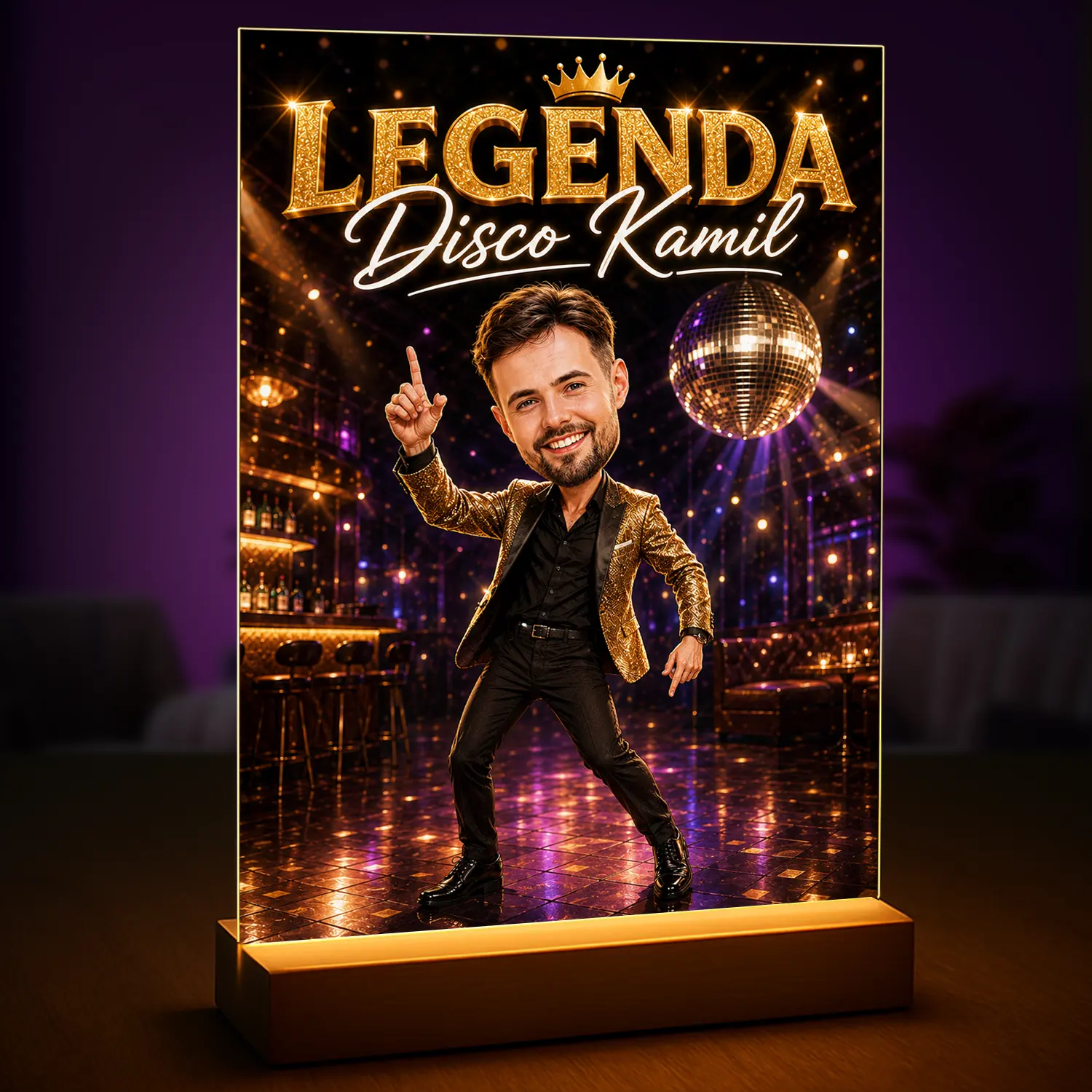 Image of Personalizowany portret mężczyzny na szkle akrylowym w stylu disco wykonany ze zdjęcia z napisem „Legenda Disco”.