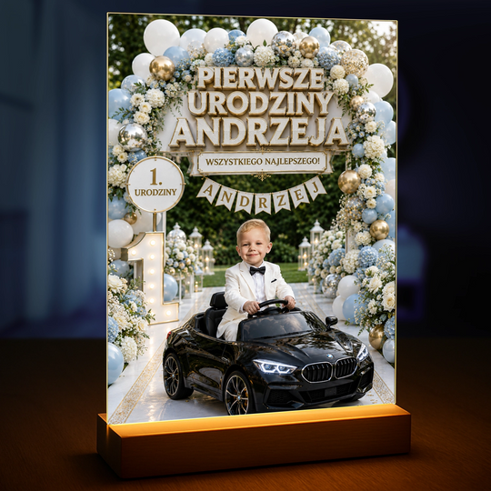 Wyjątkowy prezent dla chłopca na roczek – portret na szkle Jego pierwsze urodziny