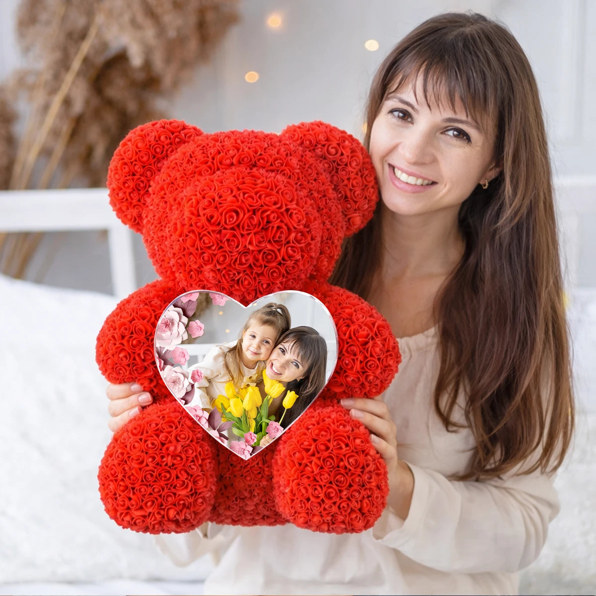 Image of Zdjęcie mamy i dziecka - miś z róż z personalizowanym sercem