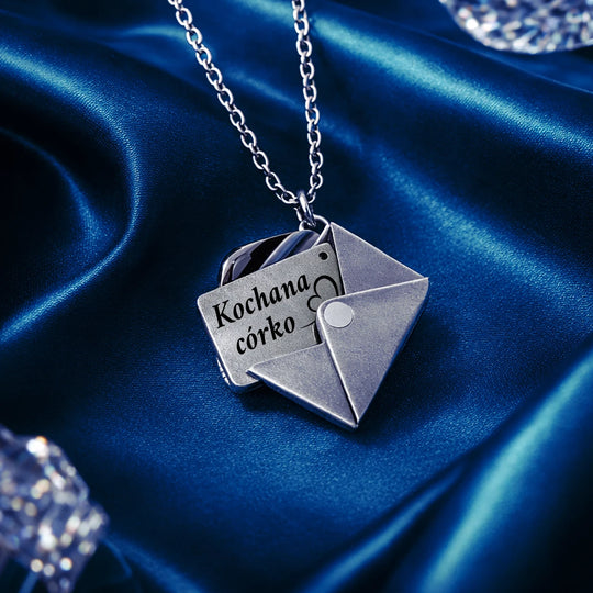 Kochana córko - personalizowany wisiorek koperta z grawerem