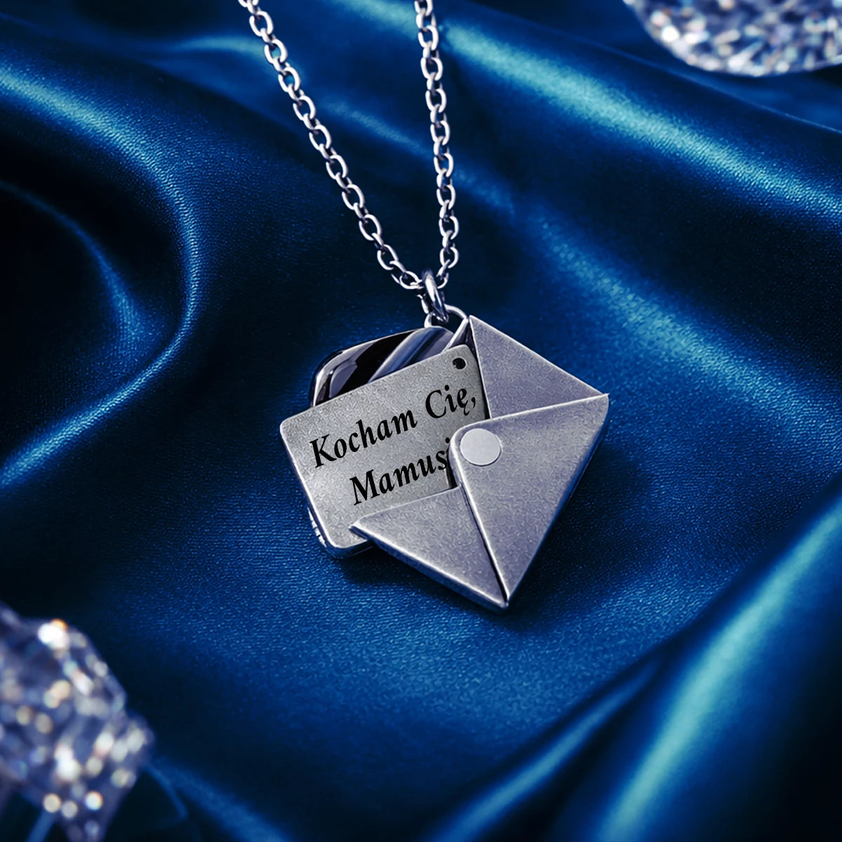 Image of List dla Mamy - personalizowany wisiorek koperta z grawerem