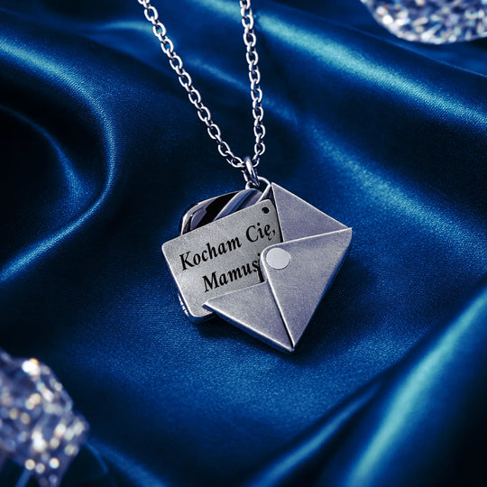 List dla Mamy - personalizowany wisiorek koperta z grawerem