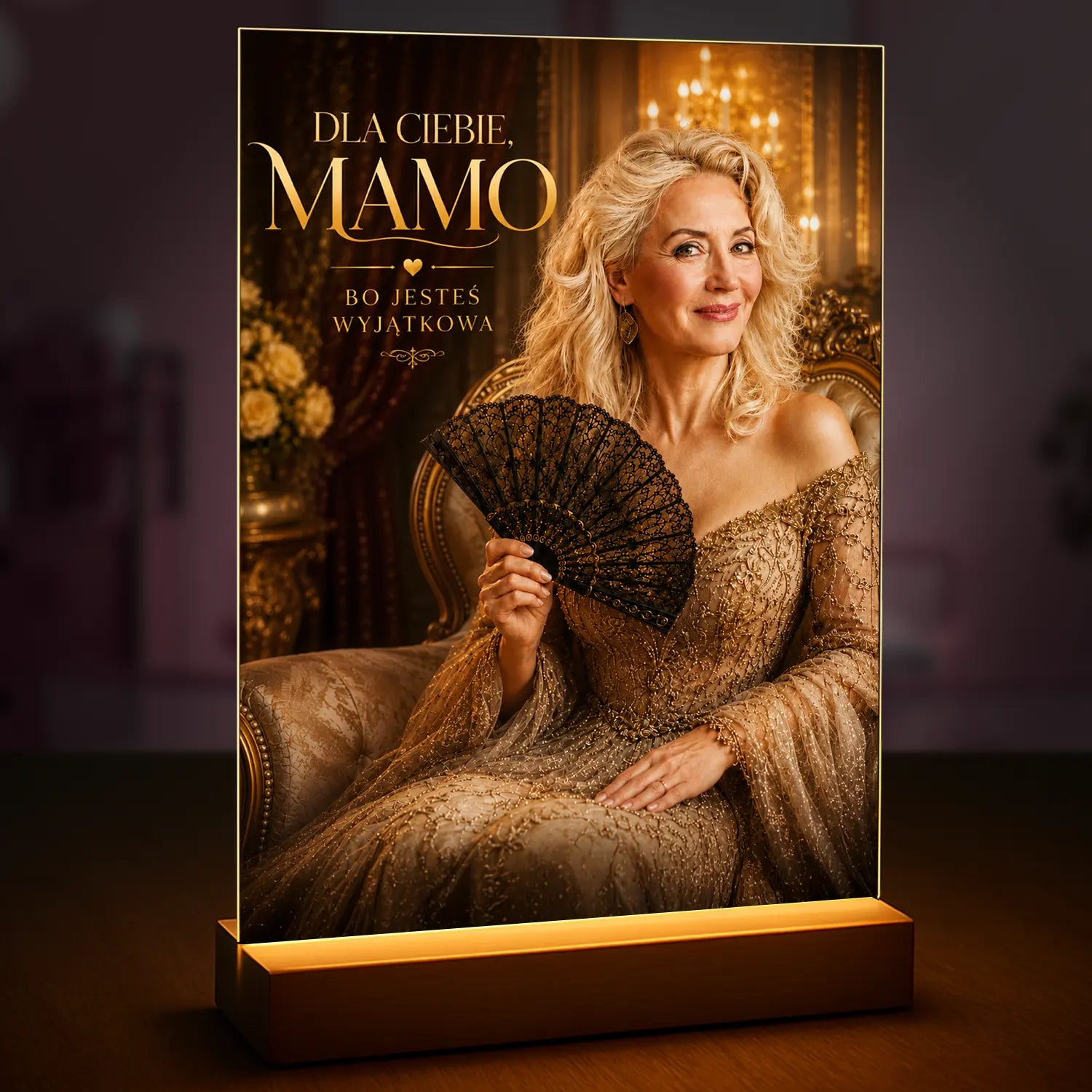 Image of Personalizowany portret mamy na szkle akrylowym wykonany ze zdjęcia w eleganckim królewskim stylu