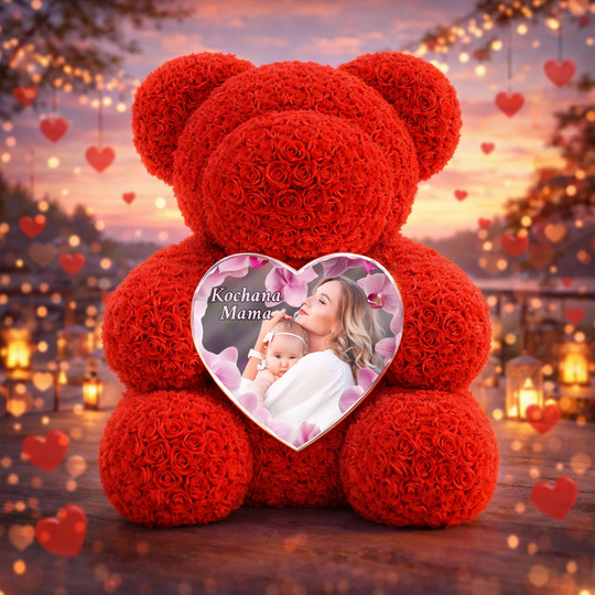 Kochana mama - miś z róż z personalizowanym sercem na Dzień Matki