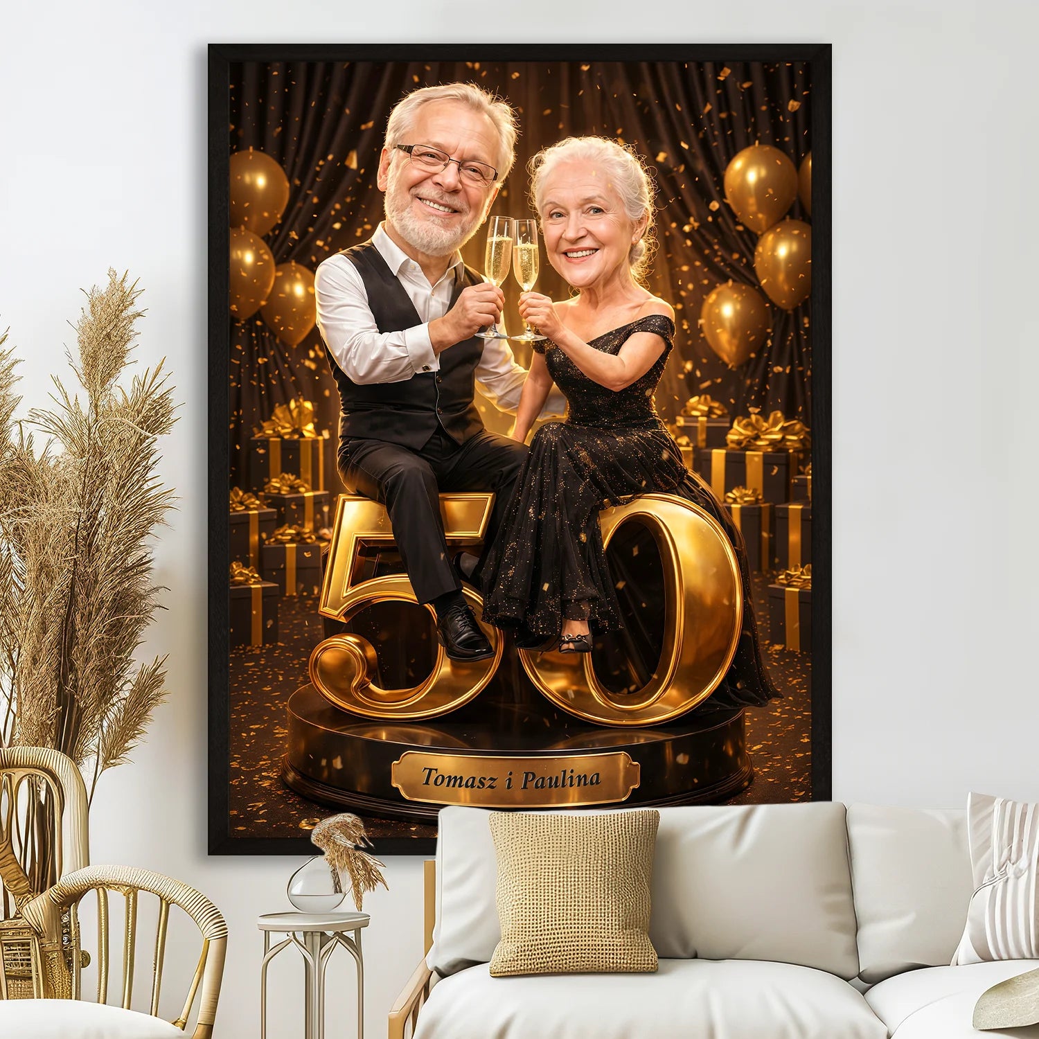 Image of Personalizowany portret pary na 50 rocznicę na plakacie, elegancki styl, para z kieliszkami siedzi na liczbie 50